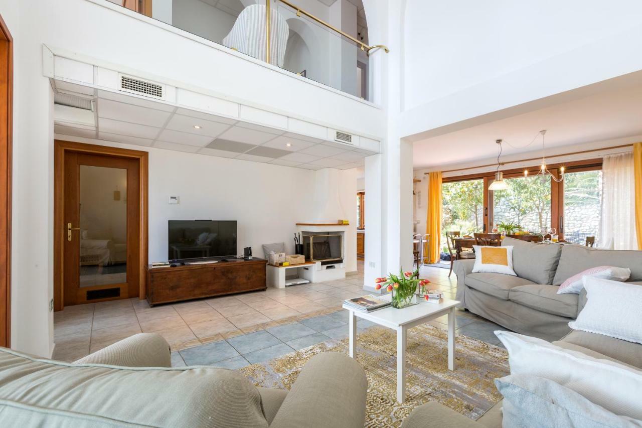 וולי לוסיניי Villa Alma מראה חיצוני תמונה